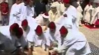 فيديو نادر ... الملك الحسن الثاني ينحر أضحية العيد