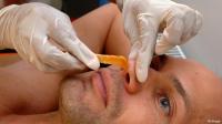 لماذا يمكن أن تؤدي إزالة شعر الأنف إلى الموت؟