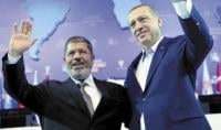 صحيفة تركية: ترحيل مرسي إلى تركيا بوساطة خليجية