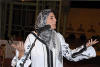 فنانة مغربية تعلن عن إصابتها بالسرطان عبر أغنية مؤثرة