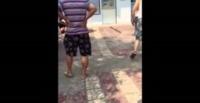 بالفيديو.. شاب يهاجم رجال الشرطة بسكين في الصين