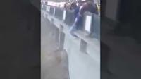 إنقاذ شاب من الإنتحار في آخر لحظة !