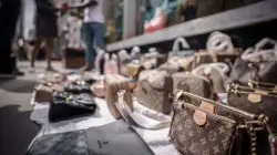 مع اقتراب المونديال.. الجمارك المغربية تعلن الحرب على الماركات المقلدة
