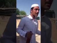 بالفيديو: خليجي  يعتدي بالضرب المهين على وافد آسيوي بسبب قنينة خمر!