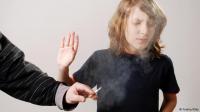 التدخين السلبي يزيد من مخاطر الإصابة بـ "الرجفان الأذيني"