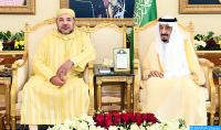 الهمة ، الحموشي و حسني بنسليمان يرافقون الملك في زيارته للعاهل السعودي بمقر اقامته بطنجة