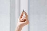تطوير أصغر جهاز سمع خلف الأذن