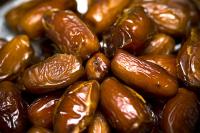 قبيل رمضان..الحكومة ترد على جدل التمور المسرطنة
