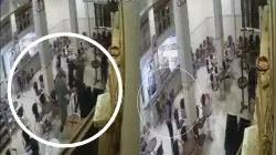 بالفيديو..لحظات الهلع في أحد مقاهي القصر الكبير أثناء وقوع الزلزال