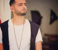 بالفيديو : أب يضبط ابنتيه "على المباشر" مع الفنان المغربي "أمينوكس"