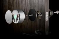 August جهاز يفتح الأبواب عن طريق الـBluetooth