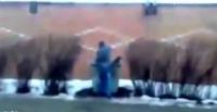 بالفيديو.. شاب ينتقم من حبيبته بطريقة قاسية بعدما خانته