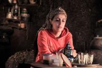 بالفيديو : الفنانة " فدوى الطالب " تبحث عن ذاتها عبر " البوز " الإلكتروني ، لكن بطريقة ..؟