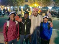 أمير دولة قطر يتجول في ايفران بالجلباب التقليدي المغربي (صورة)
