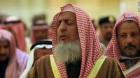  مفتي السعودية يشيد بالقرضاوي ويدعو للتحرك ضد حزب الله