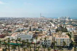 الدار البيضاء تفرض إجراءات صارمة ضد الواجهات المهملة وتلزم الملاك بالإصلاح تحت طائلة العقوبات