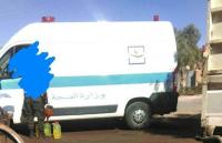 صورة مثيرة  من وجدة .. سيارة إسعاف مغربية يتم ملئها بالغازوال المهرب من الجزائر 