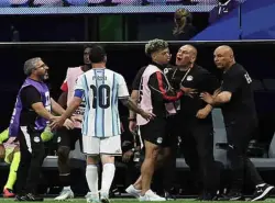 "السيرك المصري" متواصل.. حسام حسن يتهم ميسي بتعمد استفزاز لاعبي المنتخب المصري لإقصائهم من المونديال