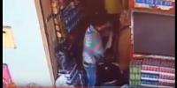 تاجر يضبط سيدة قامت بسرقة محله بالناظور