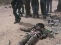 جمع جثث مؤيدي القذافي من الشوارع ( ممنوع لأقل من 18 سنة ) 