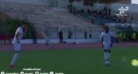 سوء تفاهم غريب في تنفيذ ركلة حرة يُكلف الجيش الملكي غاليا أمام اتحاد توراكة (فيديو)