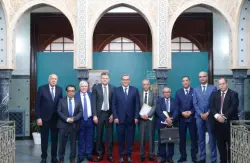 أخنوش ينهي بلوكاج "أصحاب البدلة السوداء".. مسودة قانون المحاماة تصل البرلمان في غياب "وهبي"