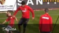 المجنون دييغو كوستا “يبهدل” طفل صغير