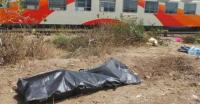 في مشهد صادم...قطار مسرع يسحق طفلا ويترك جسده بسطات ورأسه ببنجرير