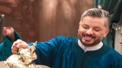 حاتم عمور يفرض شروطا غريبة لحضور حفله بالرباط