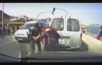 شوفو الحكرة .. حارس مدني إسباني يعتدي على مغربية مسنة تمتهن التهريب المعيشي
