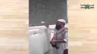 حاج يرجم ويشرب القهوة
