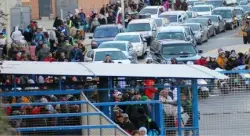 مع اقتراب عيد الأضحى.. الاكتظاظ يخنق معبر "تراخال" بسبتة المحتلة وفترات الانتظار تتجاوز 5 ساعات