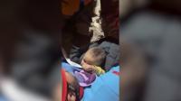 معجزة بتركيا بعد إنقاذ رضيع ظل عالقا تحت أنقاض الزلزال 140 ساعة