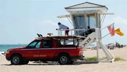 مأساة في "يوم الأب".. أمريكي يضحي بحياته لإنقاذ طفلتيه من الغرق