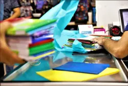 بدءا من الموسم المقبل.. تلاميذ مدارس الريادة مجبرون على شراء المقررات الدراسية