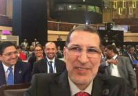 سيلفي "للعثماني" بالقمة بالإفريقية يثير ضجة بمواقع التواصل الاجتماعي