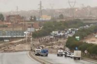 بالفيديو والصور.. مصرع 6 أشخاص جرفتهم أمطار الفيضانات في الجزائر