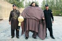 بالفيديو: هل هذا أقوى رجل في العالم؟