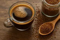 دراسة تحذر: القهوة سريعة التحضير قد تضاعف خطر الإصابة بمرض في العين لا شفاء منه