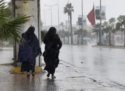 نشرة إنذارية .. زخات رعدية قوية ومصحوبة بتساقط للبرد وبهبات رياح بعدد من مناطق المملكة