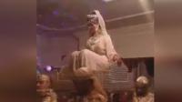 شاهد لحظة سقوط عروس مغربية من فوق العمارية