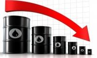 النفط يتراجع بعد صعوده لأعلى مستوى في 2015