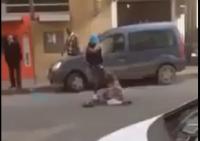 سرقة إمرأة أمام أنظار المارة و في واضحة النهار