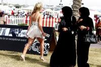 جنس، كحول، قُبل..تهم تلاحق الأجانب في الإمارات