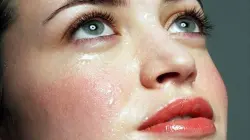 7 نصائح للحصول على مكياج مقاوم للعرق هذا الصيف
