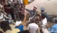 جدارمية يغامرون بحياتهم و ينقذون شفار من بين أيدي مواطنين أشبعوه ضربا