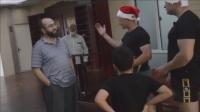 بالفيديو: حاول استفزاز مسلمين في أستراليا فأهان نفسه