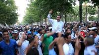 شباط يجوب شوارع فاس على الاكتاف