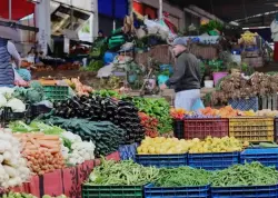 قبيل رمضان بساعات.. المعدنوس والكرافص يرهقان جيوب المغاربة