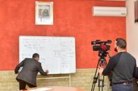 وزارة التربية الوطنية تعلن توقيف بث الدروس المصورة